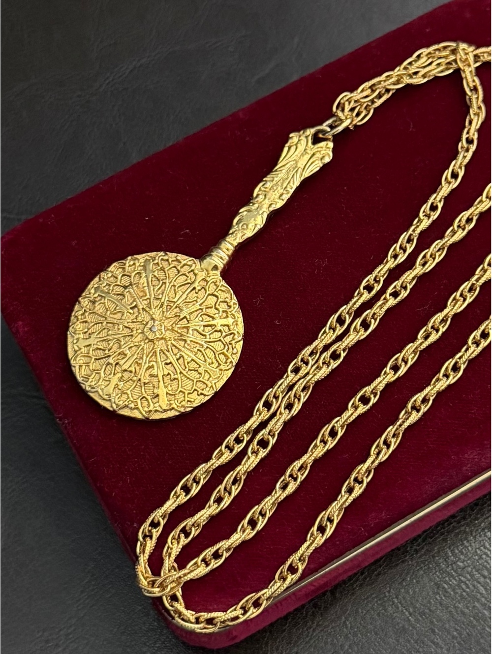 Vintage Gold Tone Mini Hand Mirror Pendant Necklace 36.9" Long